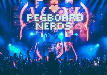 Pegboard Nerds - Here It Comes (Snavs & Toby Green Remix)