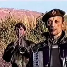 Remove Kebab Србија Strong(흥겨움 신남 흥겨움)