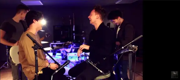 Ed Sheeran - Shape Of You (SING OFF vs. The Vamps)