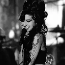 Amy Winehouse - Tears Dry On Their Own