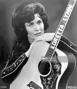 Loretta Lynn - Help Me Make It Through The Night