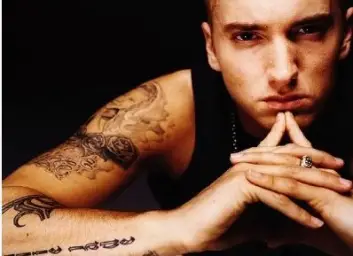 The Monster-Eminem(feat.Rihanna) (힙합, 흥겨움) 1분 지나서 듣기!!